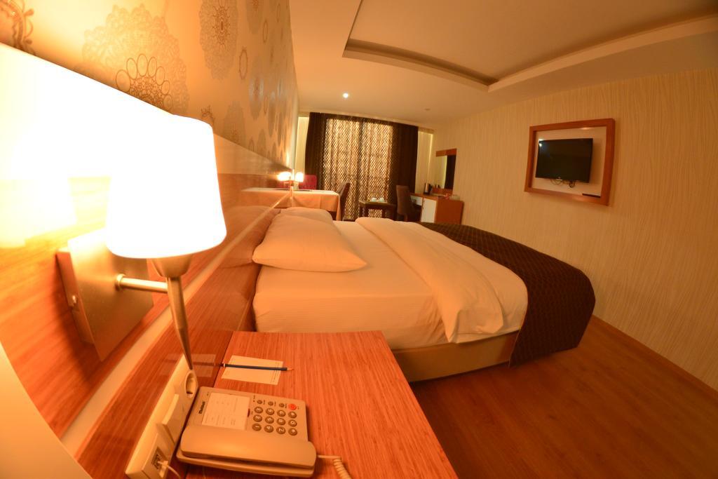 Bayazit Hotel Iskenderun Exterior photo
